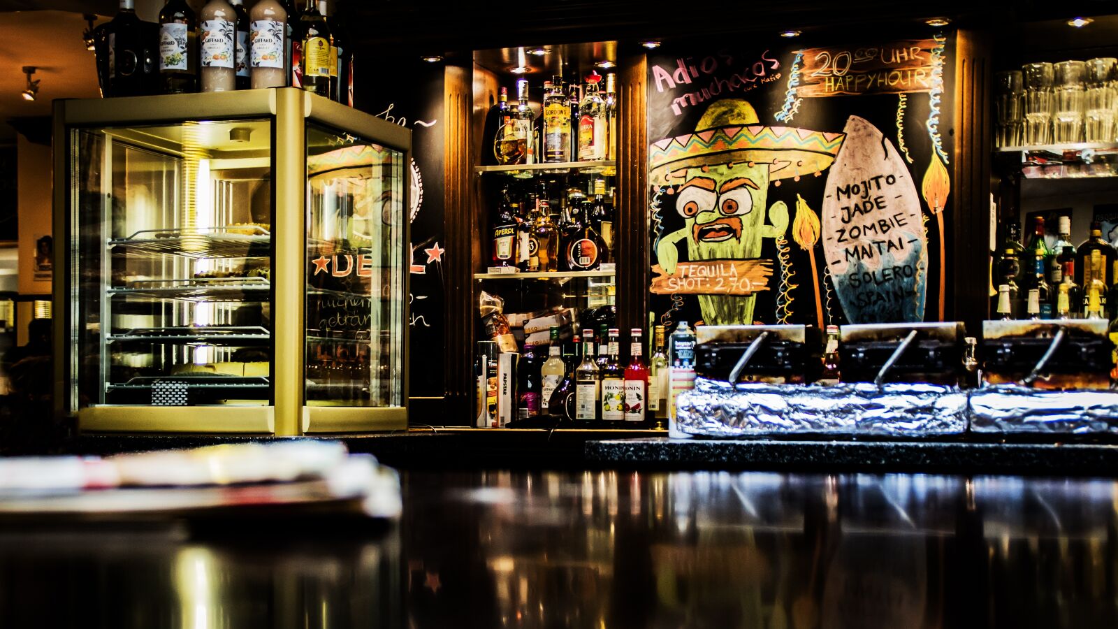 Canon EOS 600D (Rebel EOS T3i / EOS Kiss X5) sample photo. Bar, restaurant, stock photography
