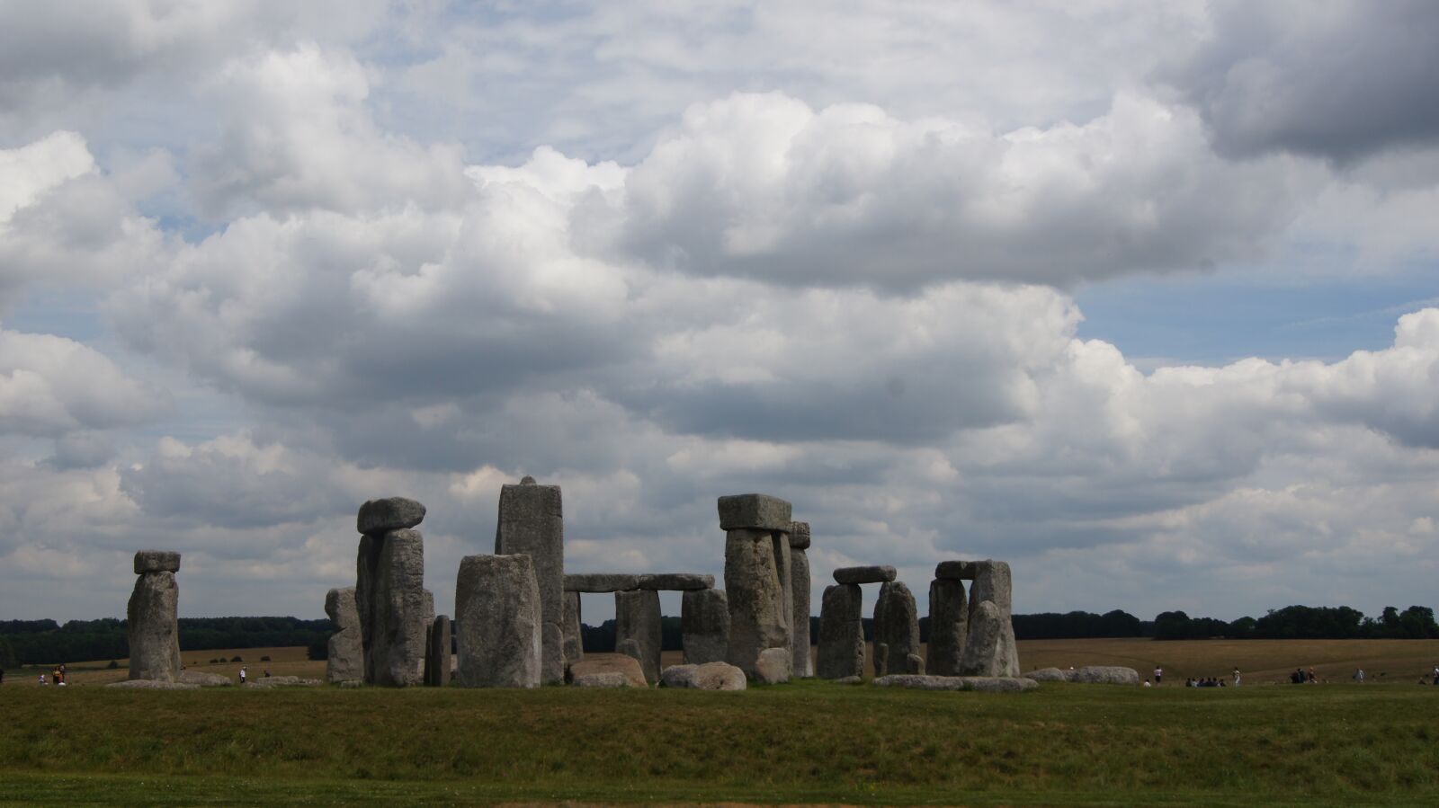 Sony SLT-A55 (SLT-A55V) + Sony DT 18-55mm F3.5-5.6 SAM sample photo. Stonehenge, stone circle, england photography