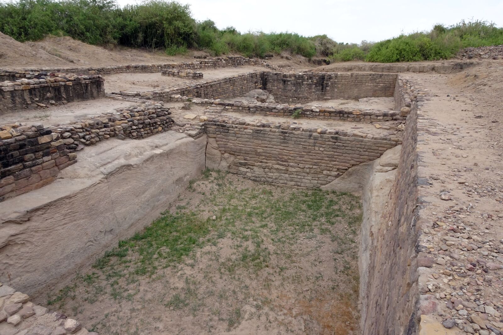 Sony Cyber-shot DSC-HX90V sample photo. Dholavira, archaeological site, excavation photography