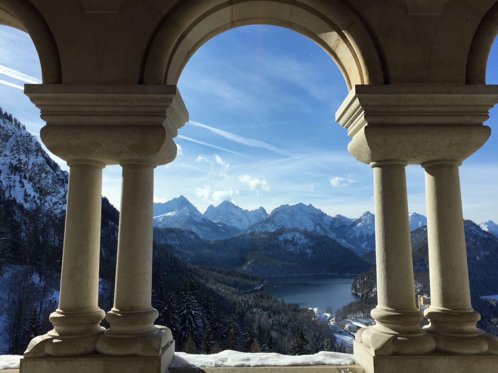 iPhone 6 back camera 4.15mm f/2.2 sample photo. Neuschwanstein, castle, germany photography