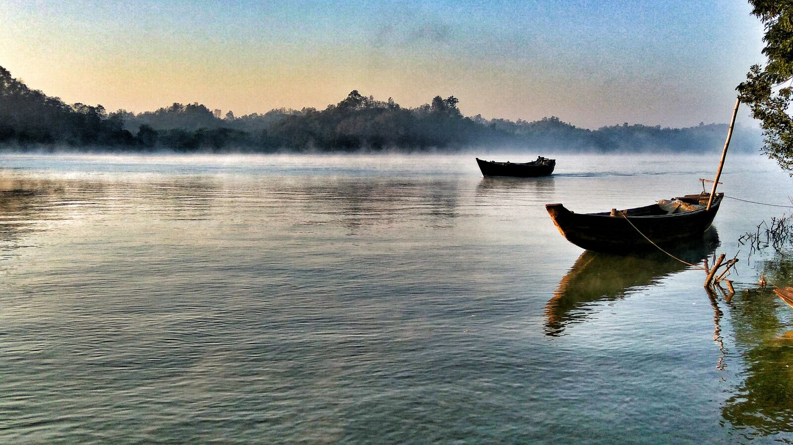 Xiaomi Redmi Note3 sample photo. Boat, calm, waters, clear photography