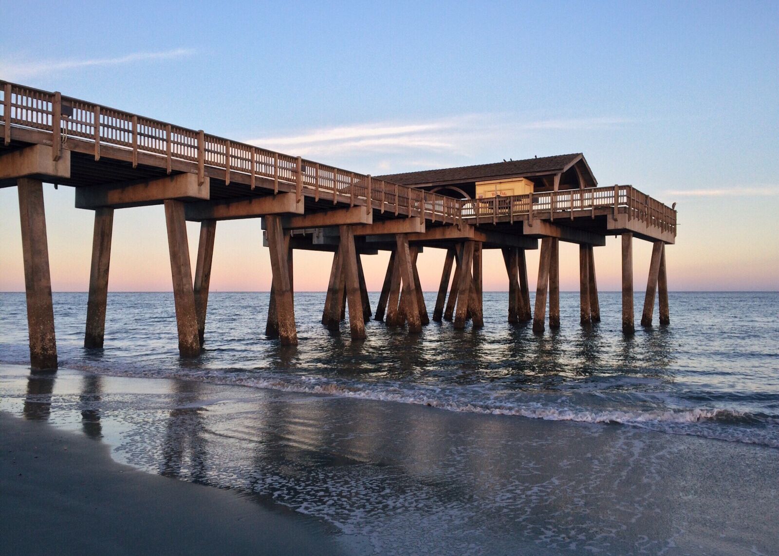iPhone 5s back camera 4.15mm f/2.2 sample photo. Pier beach, ocean, water photography