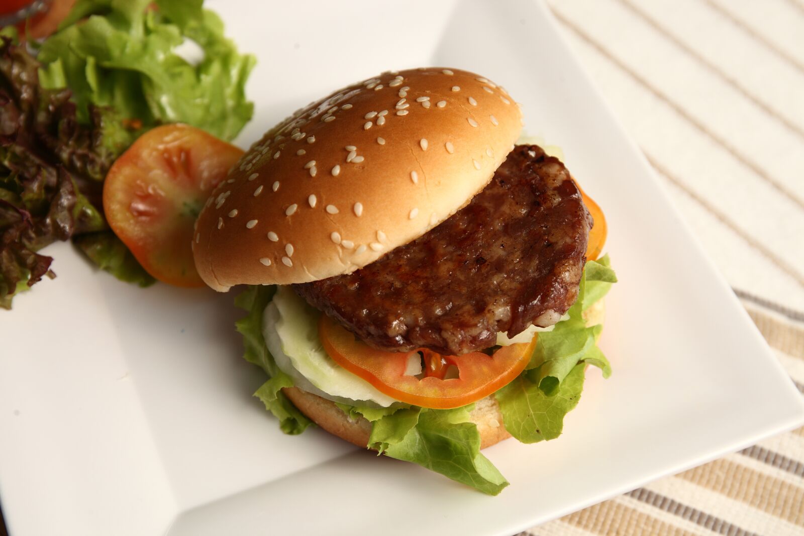 Canon EOS 5D Mark II sample photo. Hamburger, burger, sweet photography