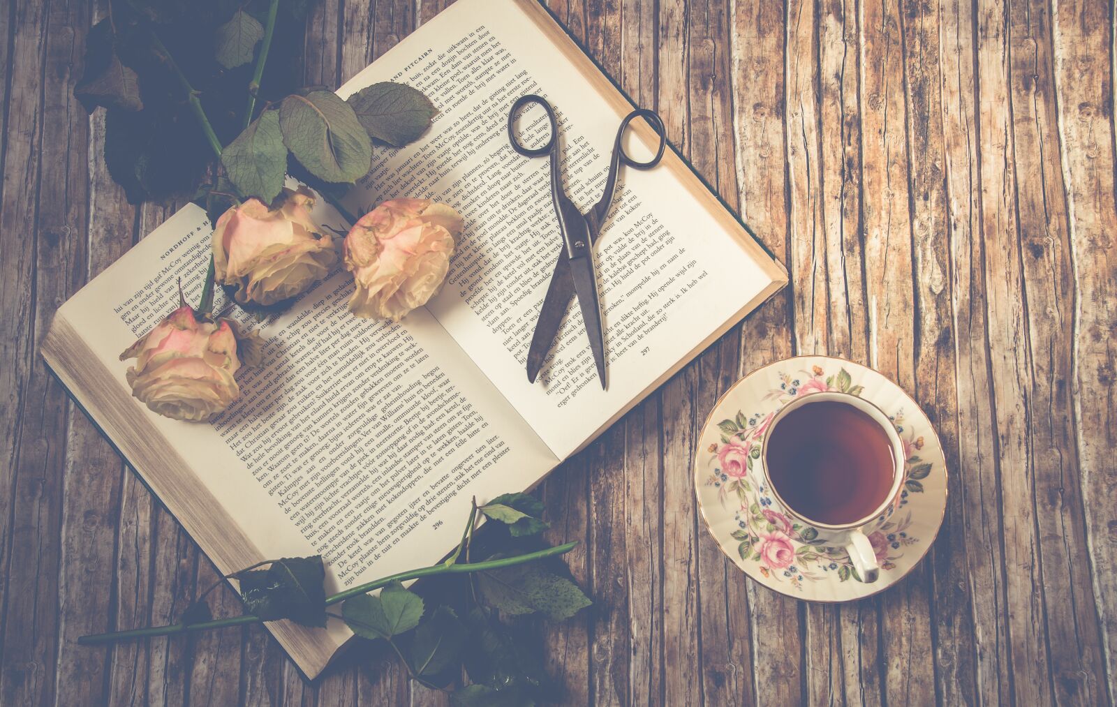 Sony SLT-A58 sample photo. Tea, scissors, roses photography