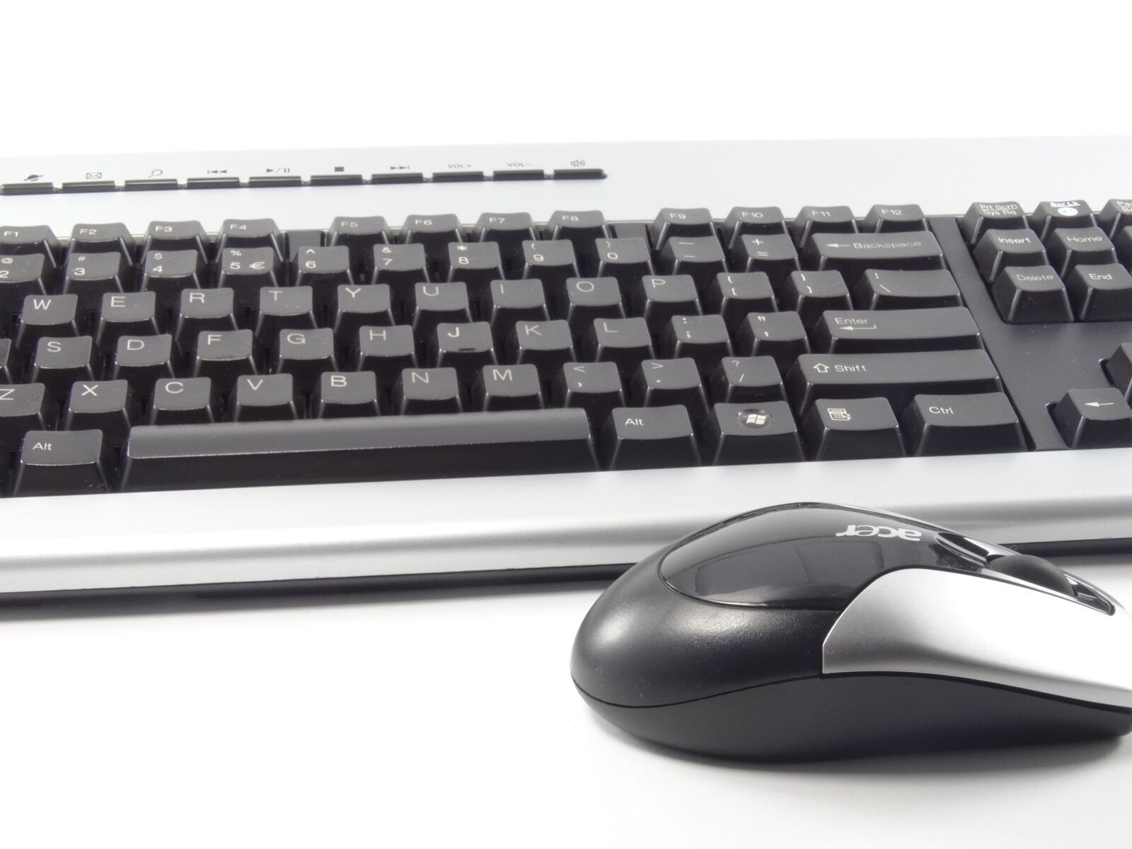 Sony Cyber-shot DSC-HX300 sample photo. Keyboard, computer, mouse photography