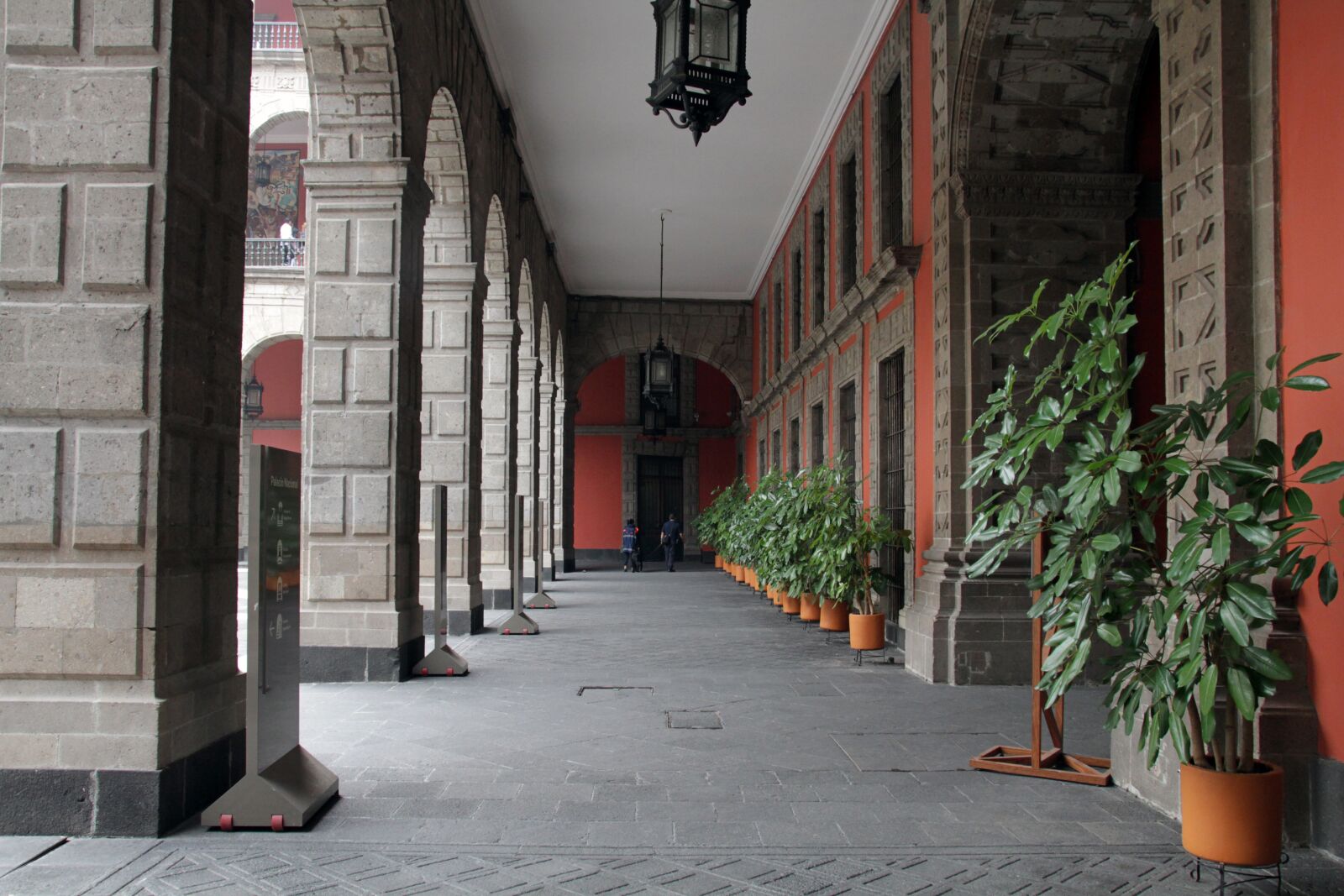 Canon EOS 7D sample photo. Columns, aisle, corridor photography