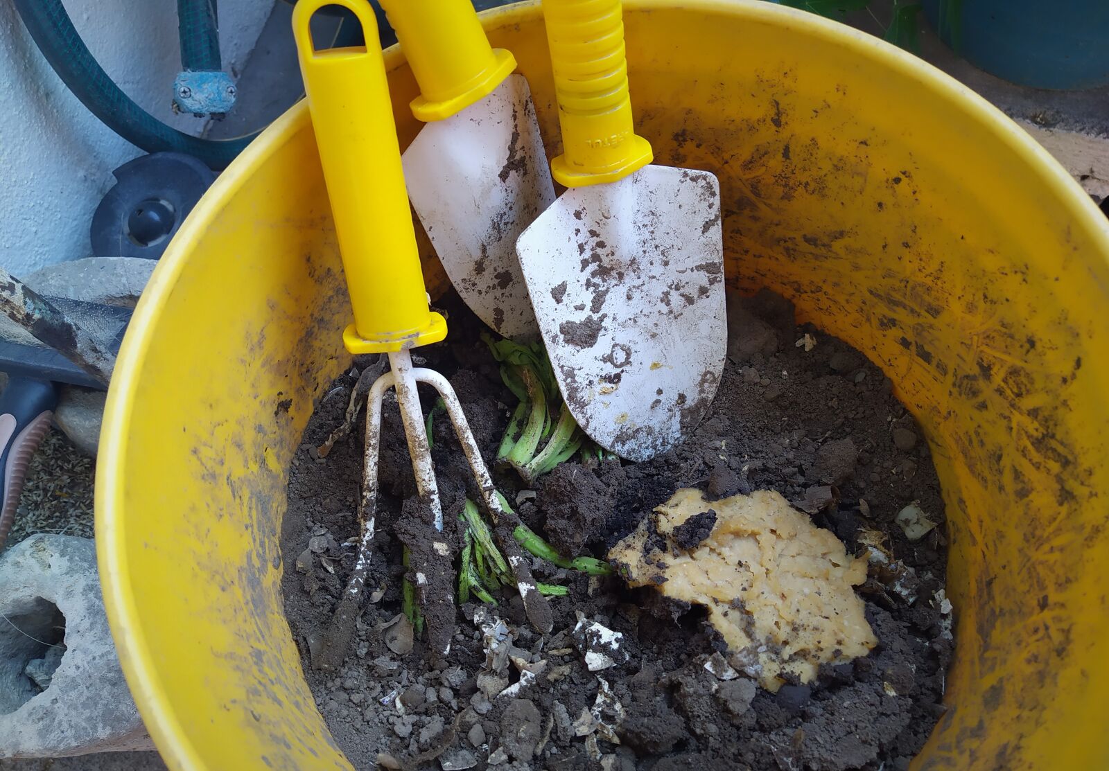 Xiaomi Redmi Note 7 sample photo. Composting, fertilizer, compost photography
