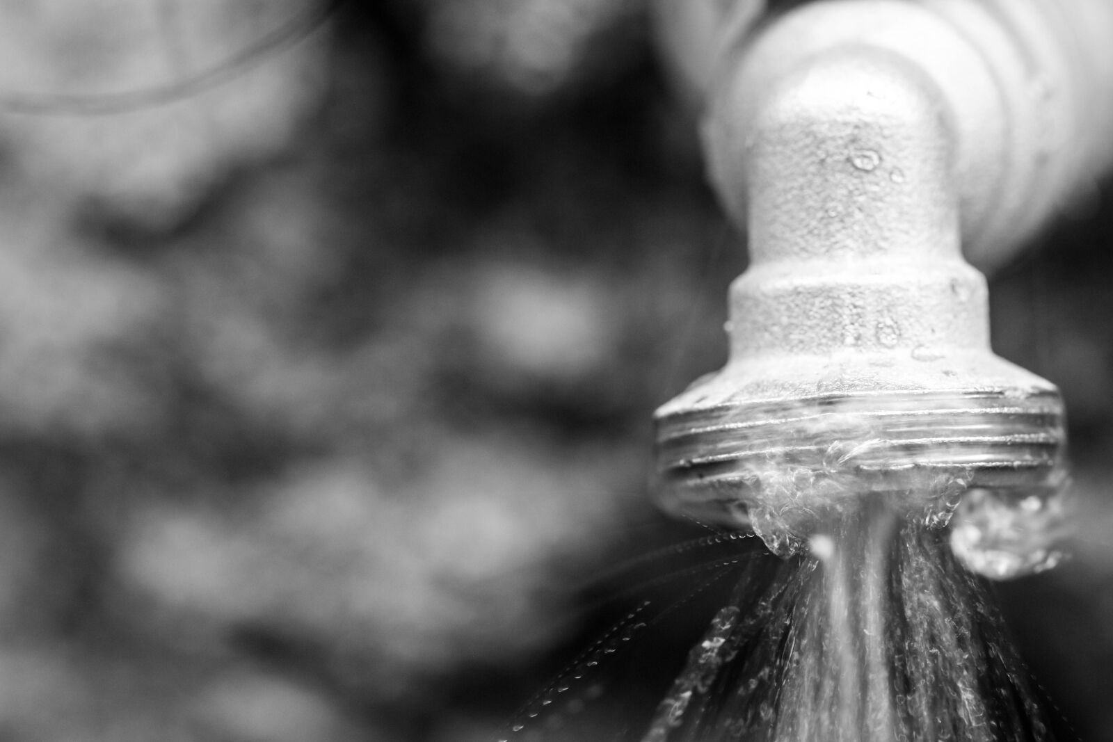Canon EOS 7D Mark II sample photo. Water faucet, water, flowing photography