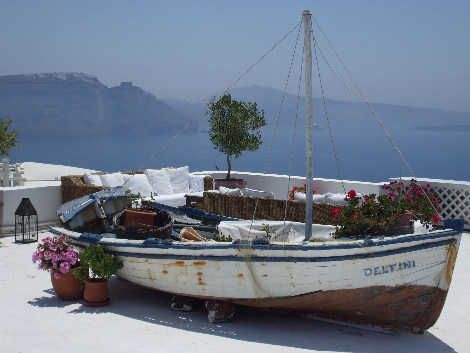 Fujifilm FinePix A800 sample photo. Boat, santorini, greece photography
