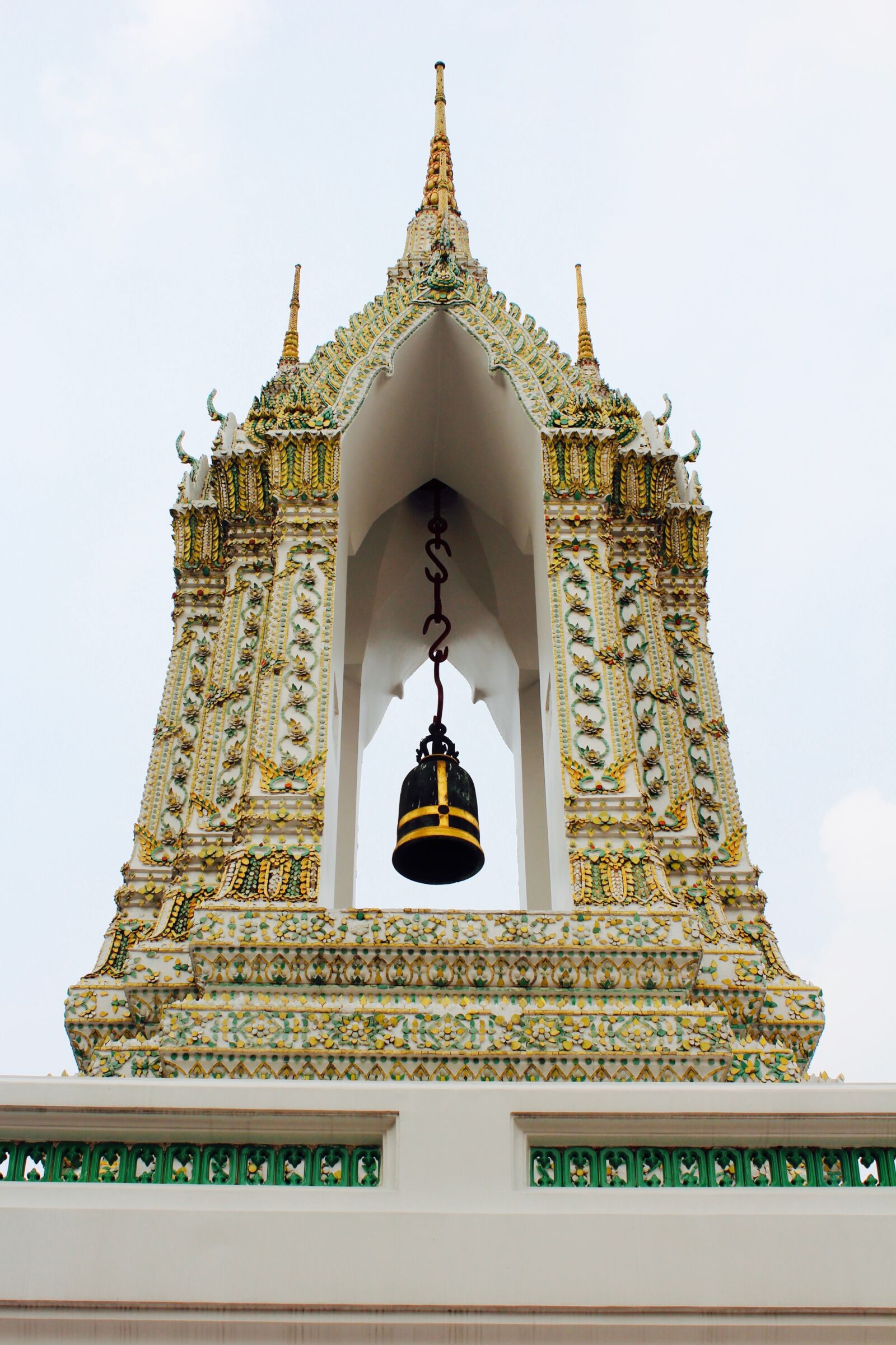 Canon EOS 600D (Rebel EOS T3i / EOS Kiss X5) sample photo. Mosaic, tiles, gold photography