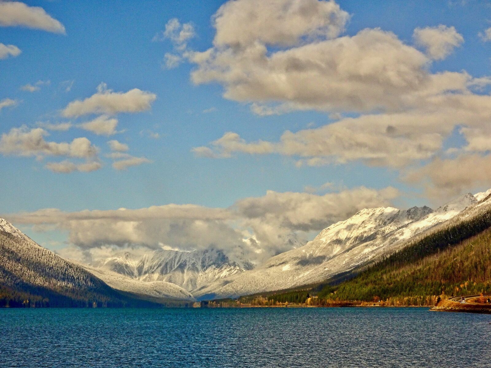 Sony Cyber-shot DSC-HX90V sample photo. Lake, view, mountains photography