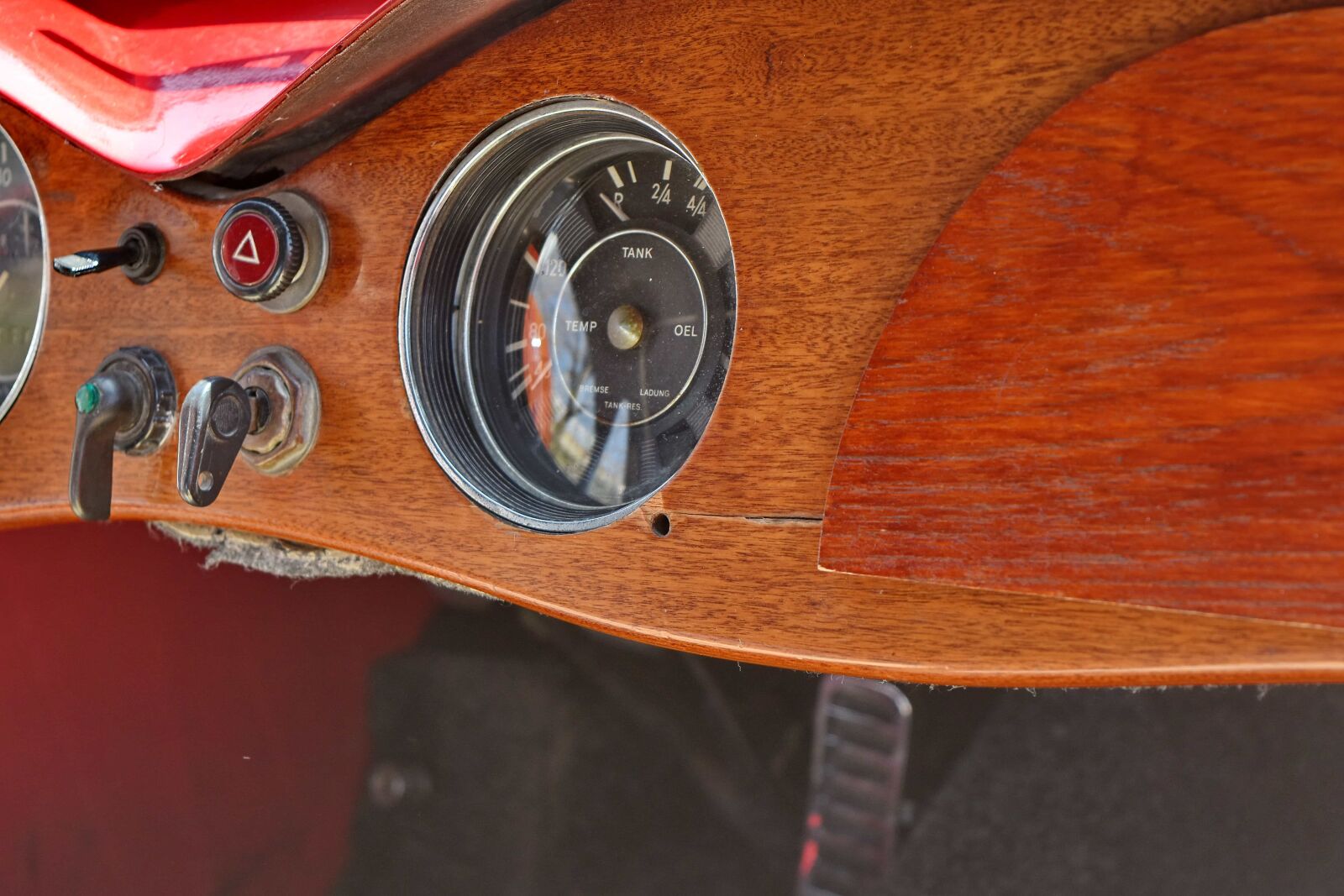Nikon D5500 sample photo. Dashboard, wooden, car, control photography