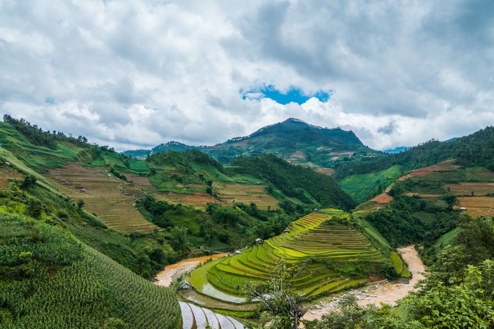 Sony ILCA-77M2 + Sony DT 16-50mm F2.8 SSM sample photo. Landscape, mucangchai, countryside photography