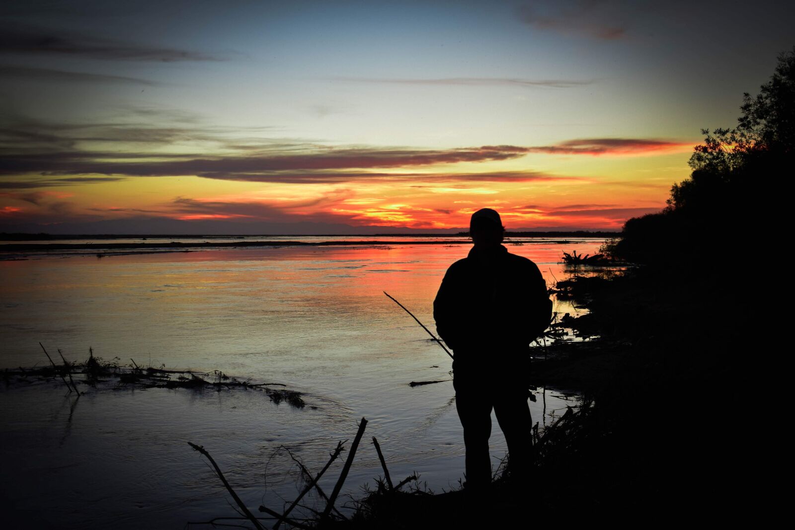 Nikon D3400 sample photo. Sunset, silhouette, river photography