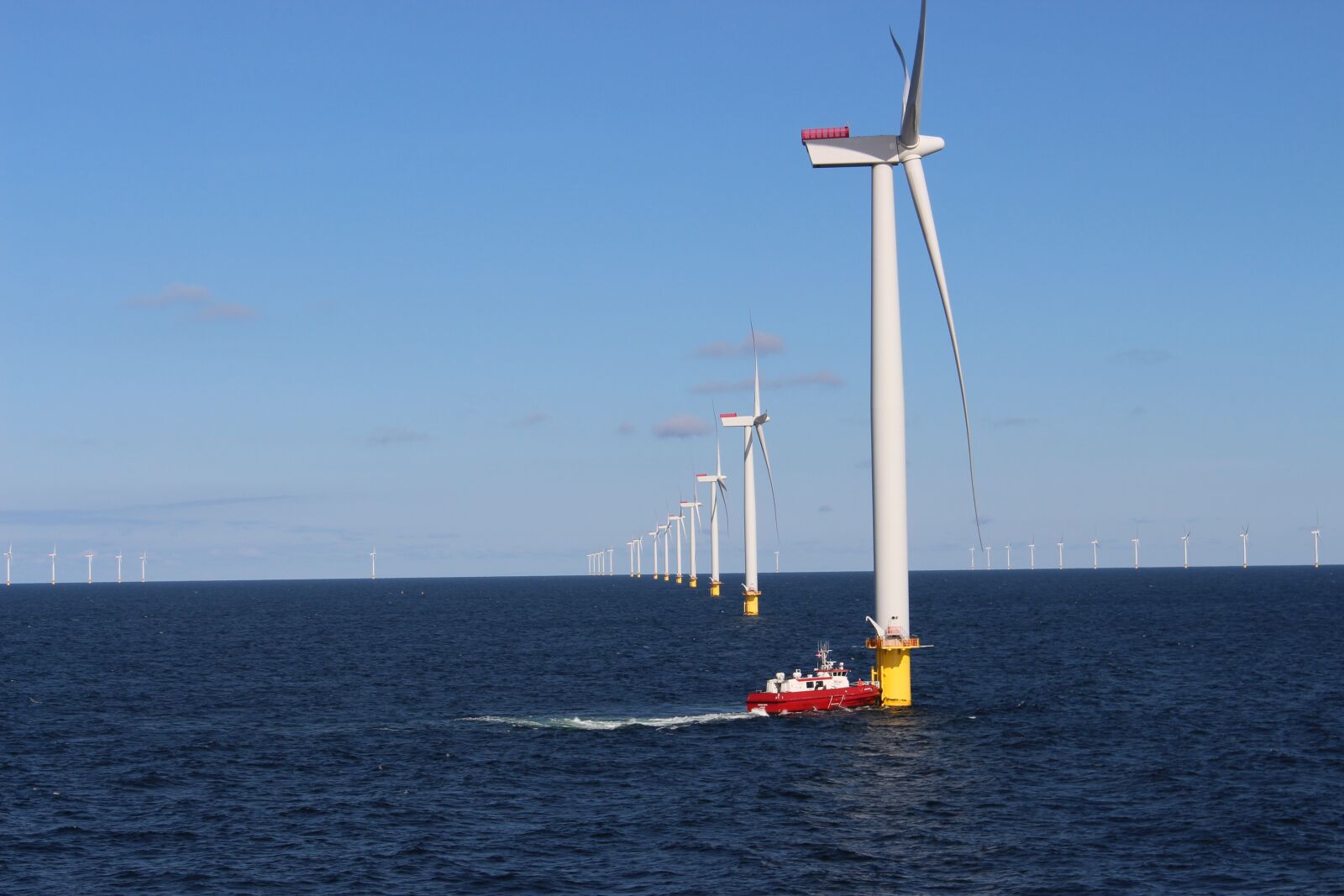 Canon EOS 700D (EOS Rebel T5i / EOS Kiss X7i) sample photo. Turbine till, wind farm photography