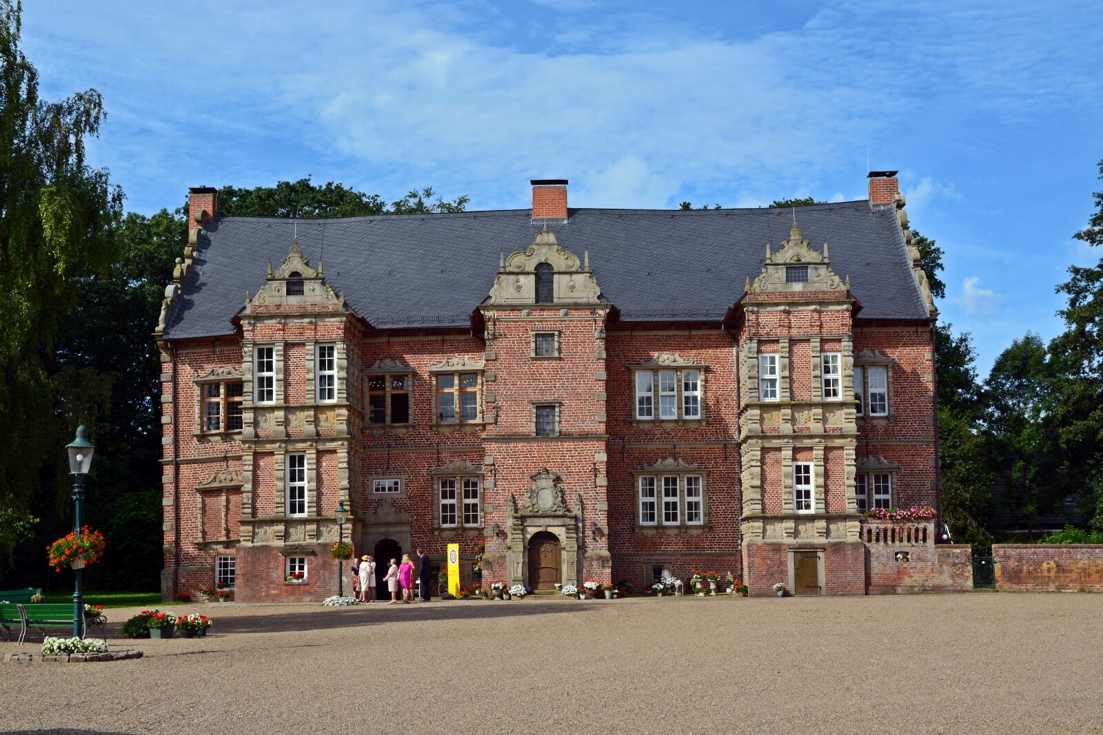 Nikon D5200 sample photo. Castle, manor house, family photography