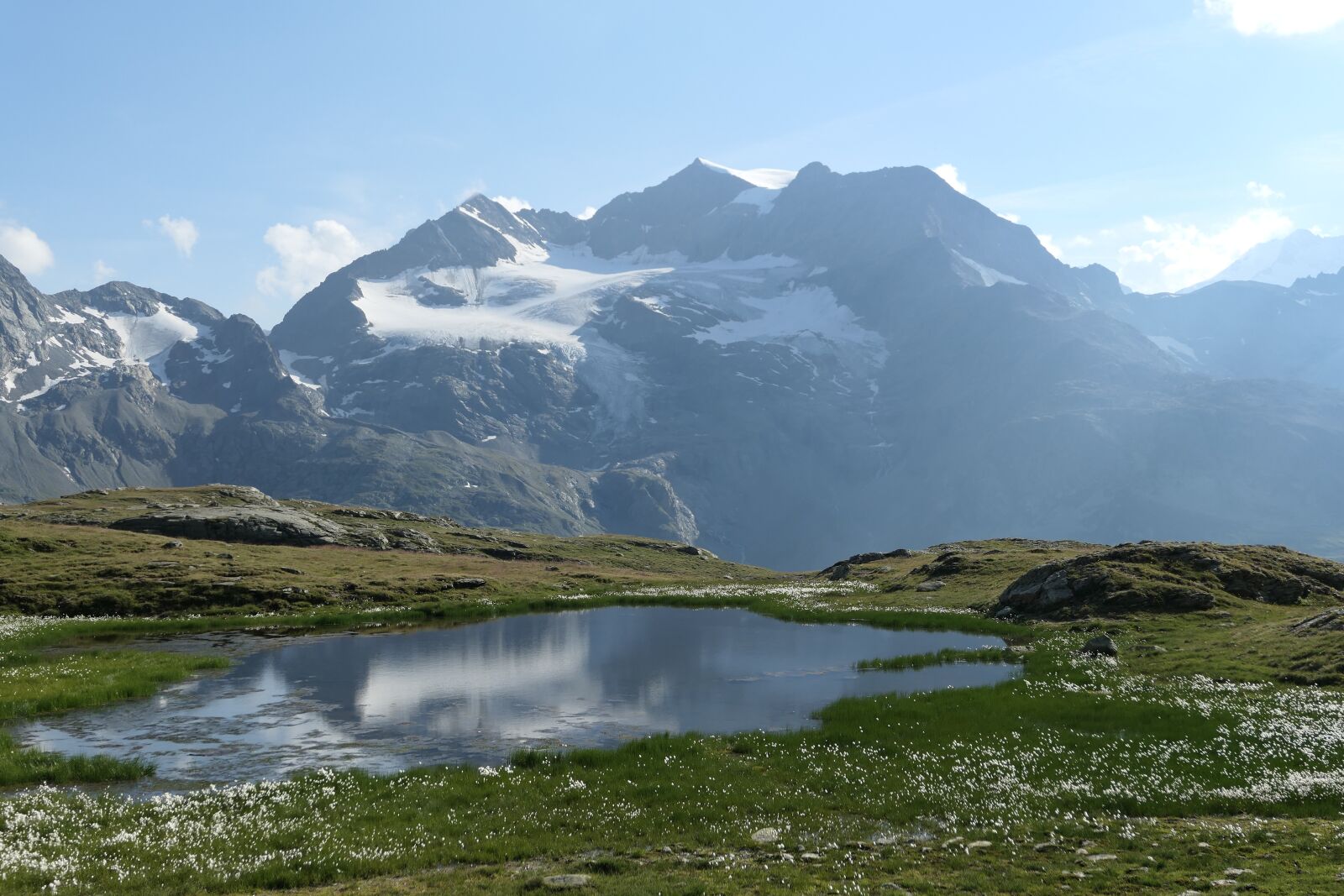 Panasonic Lumix DMC-LX10 (Lumix DMC-LX15) sample photo. Mountain, lake, mirroring photography
