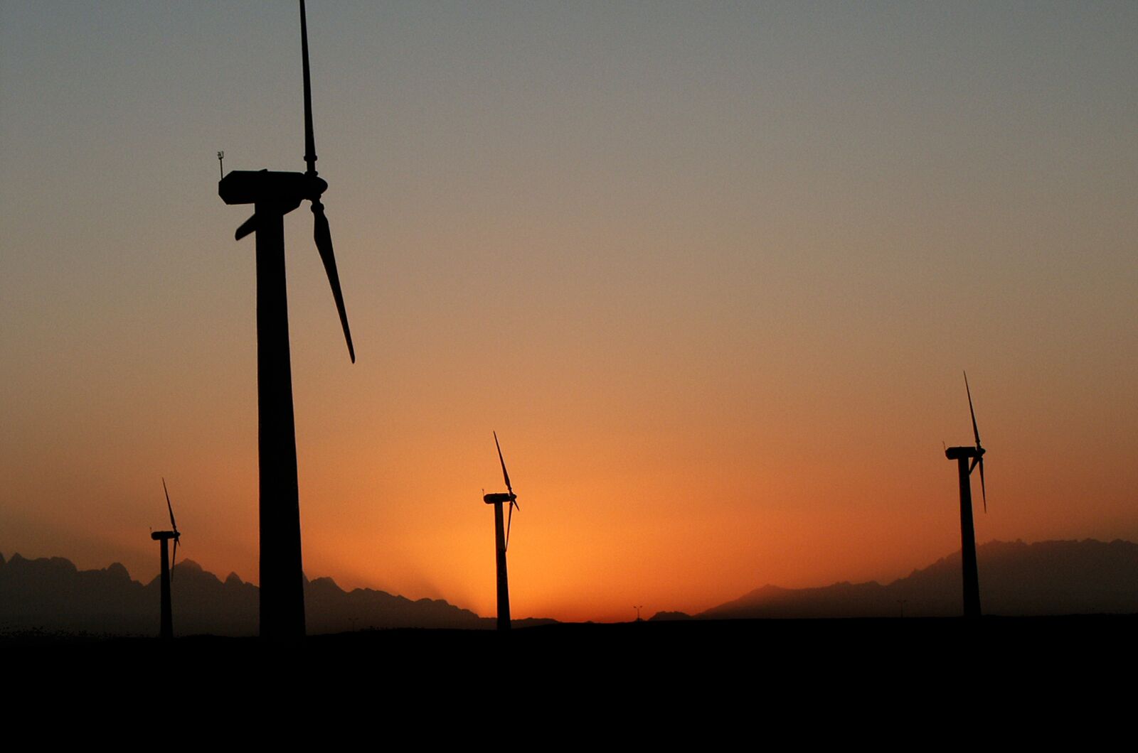 KONICA MINOLTA DiMAGE 7i sample photo. Wind, twilight, sky photography
