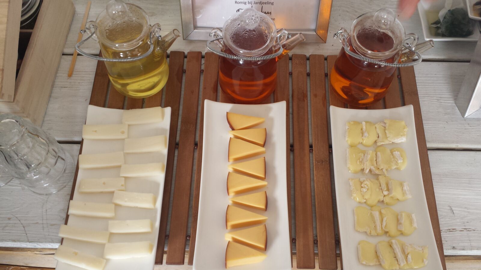 Samsung Galaxy S4 sample photo. Cheese, snacks, tea photography