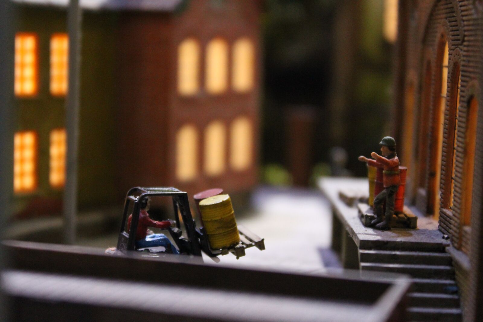 Canon EOS 500D (EOS Rebel T1i / EOS Kiss X3) sample photo. Work, figure, toys photography