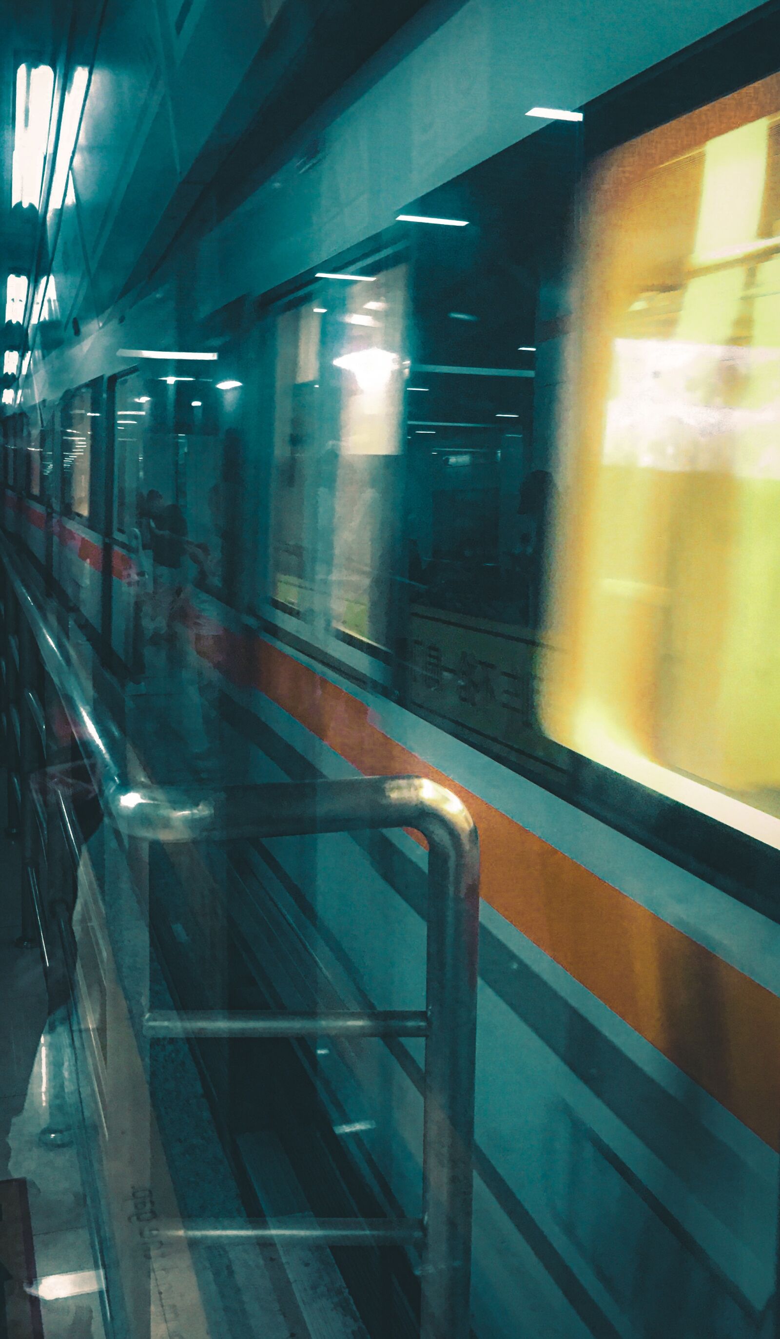 Apple iPhone 6s Plus sample photo. Shanghai, metro, evening photography