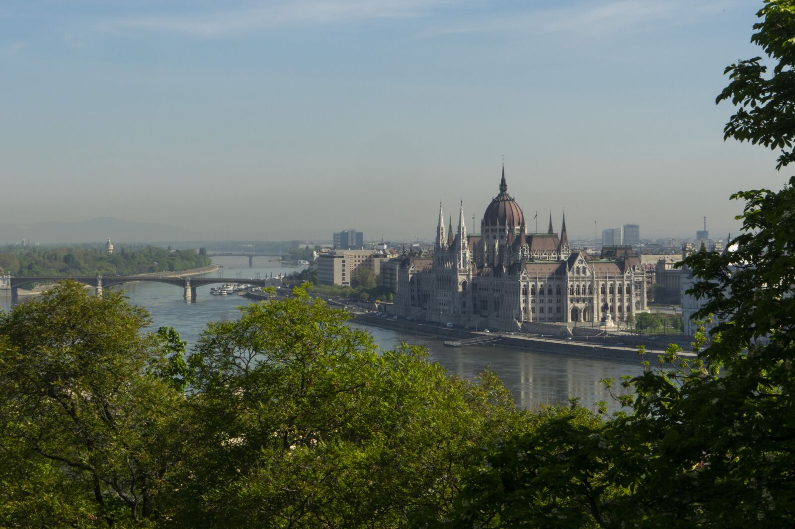 Sony a7 II + Sony FE 28-70mm F3.5-5.6 OSS sample photo. Parliament, danube, budapest photography