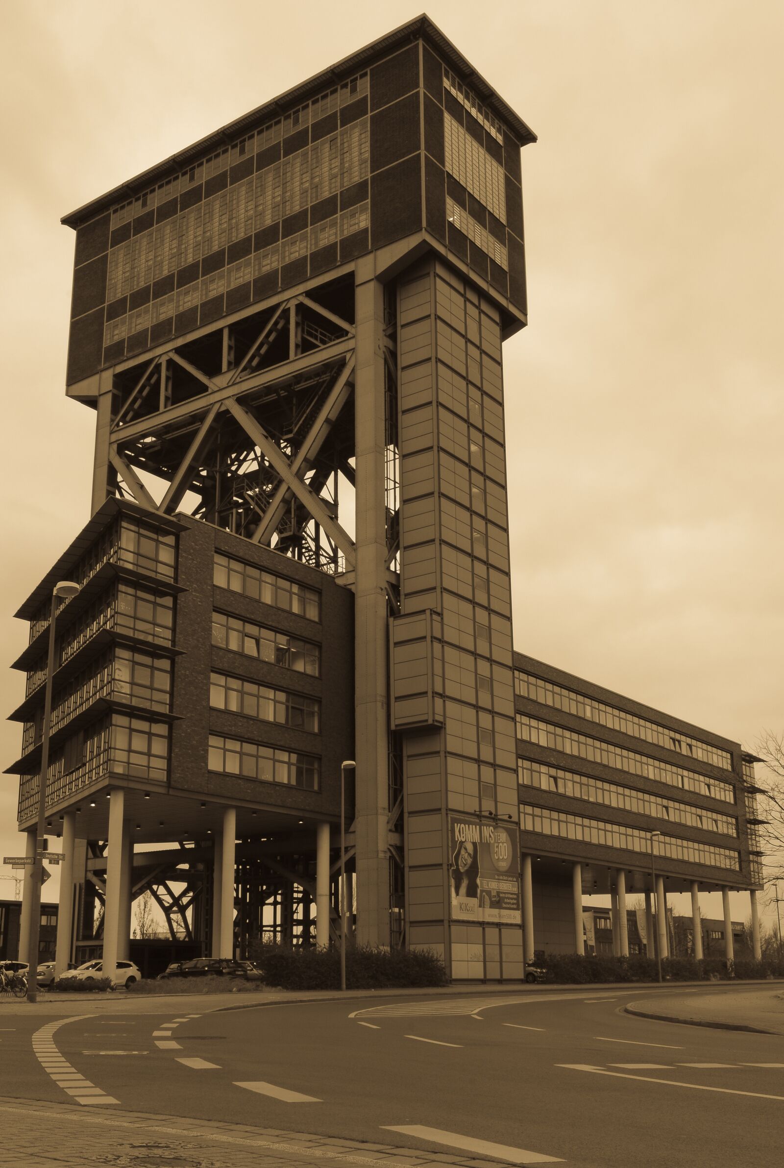 Nikon D5100 sample photo. Headframe, monument, industry photography