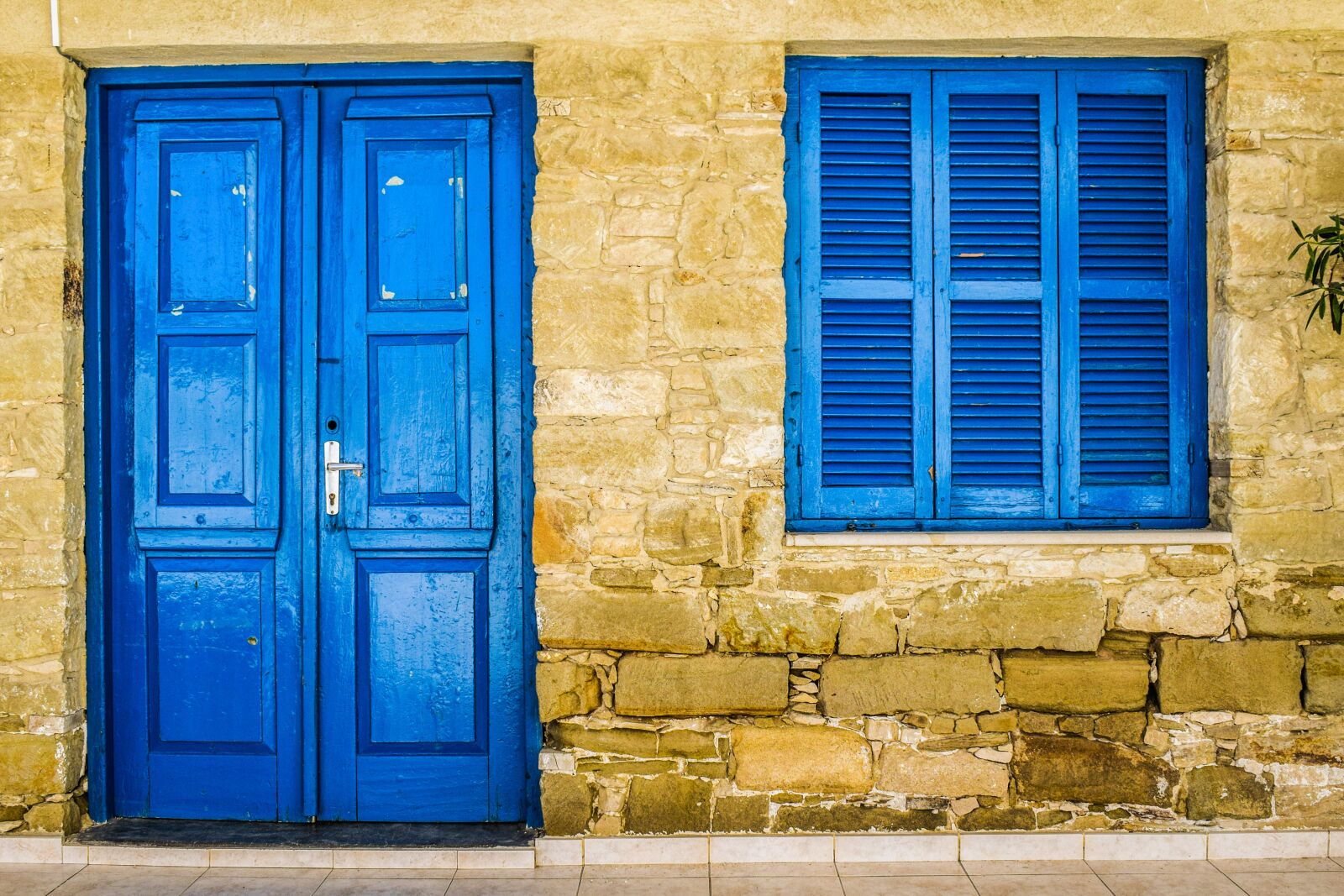 Nikon D3300 sample photo. Old house, blue, architecture photography
