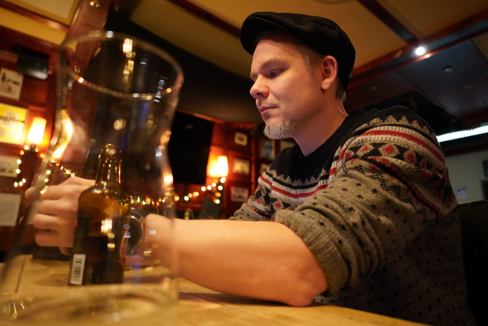 Tamron 24mm F2.8 Di III OSD M1:2 sample photo. Relaxing at the bar photography