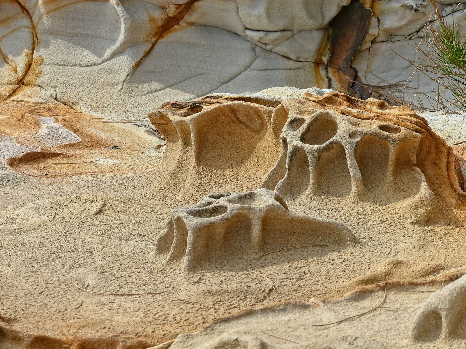 Panasonic Lumix DMC-FZ200 sample photo. Sandstone, rocks, formation photography