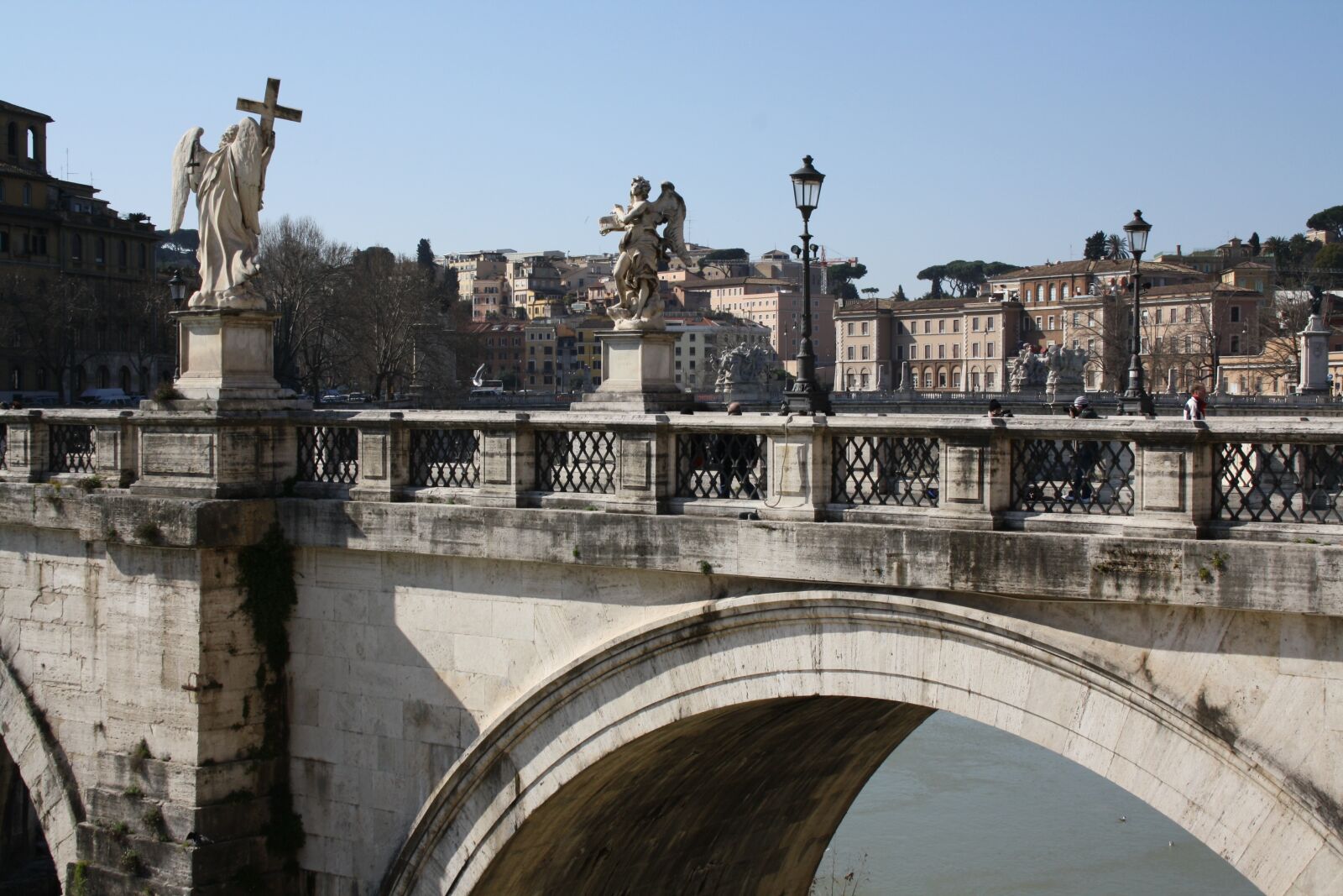 Canon EOS 1000D (EOS Digital Rebel XS / EOS Kiss F) sample photo. Rome, bridge, statue photography