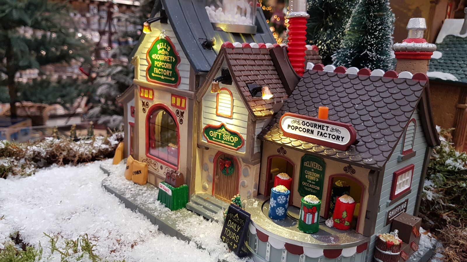 Samsung Galaxy S7 Edge sample photo. Christmas decorations, christmas, miniature photography