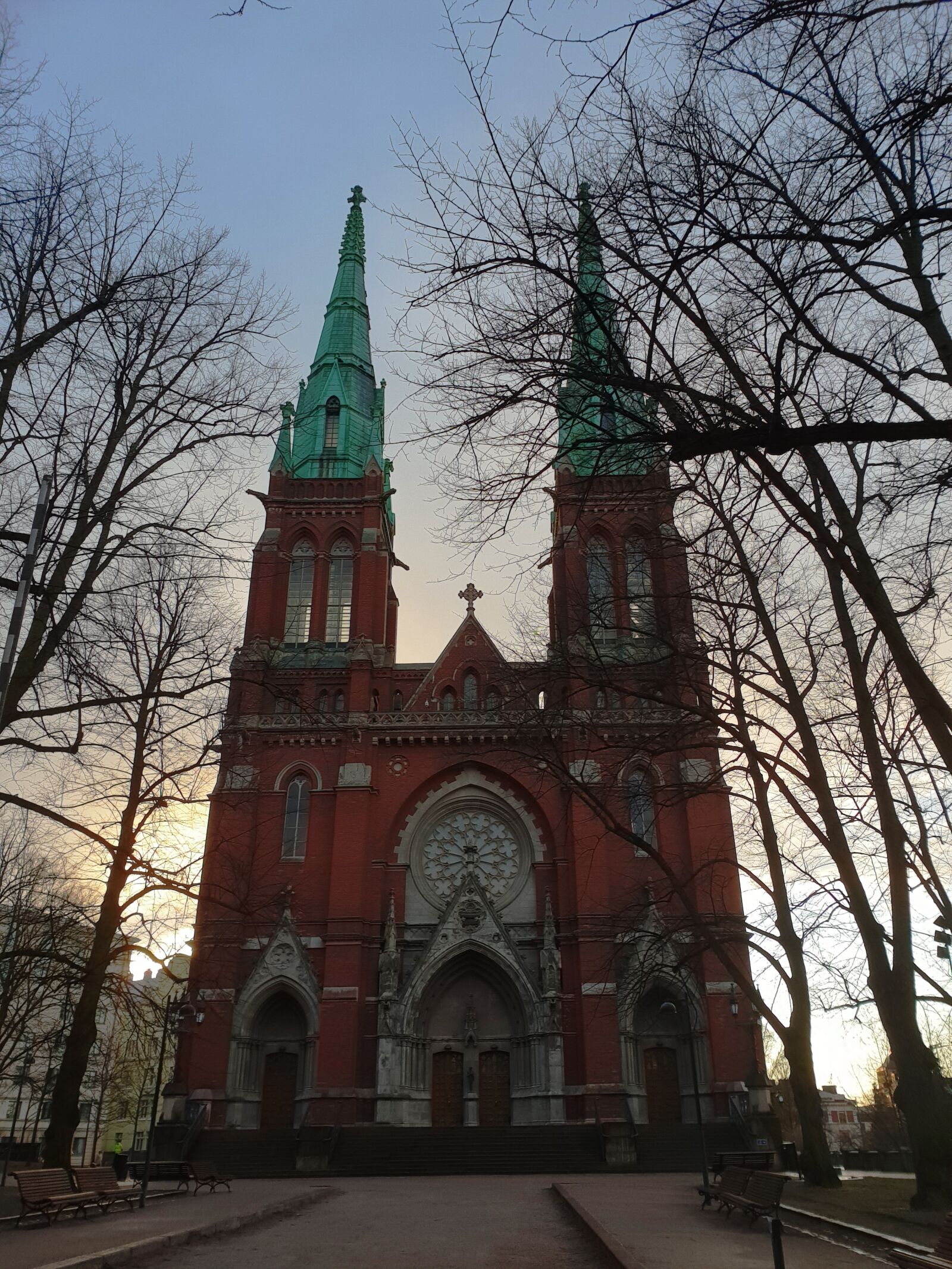 Samsung Galaxy S9 sample photo. St johns church, helsinki photography