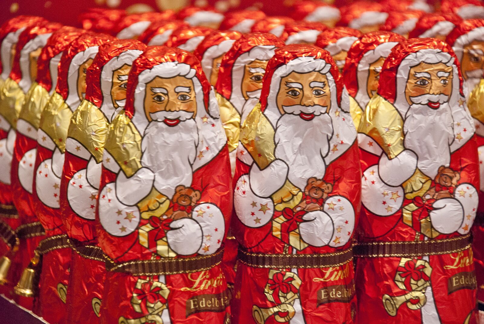 Nikon D40X sample photo. Santa claus, lindt, red photography