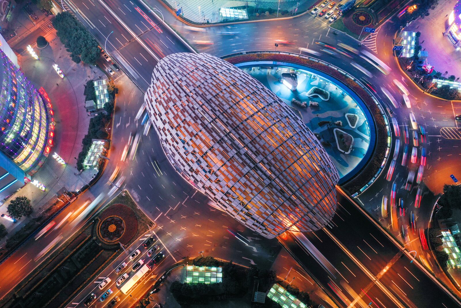 Hasselblad L1D-20c sample photo. City, traffic, junction photography