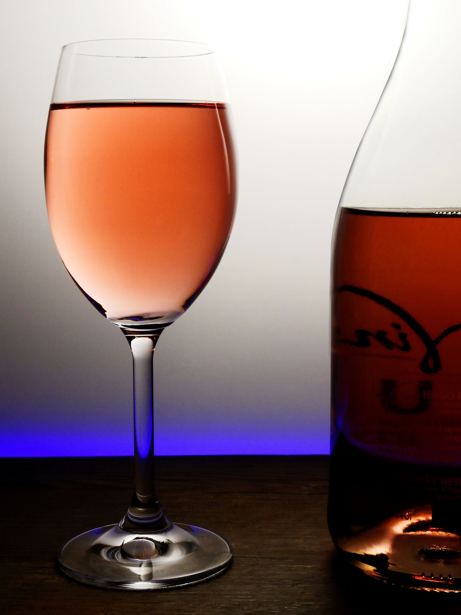 Nikon Coolpix P900 sample photo. Glass, wine, drink photography
