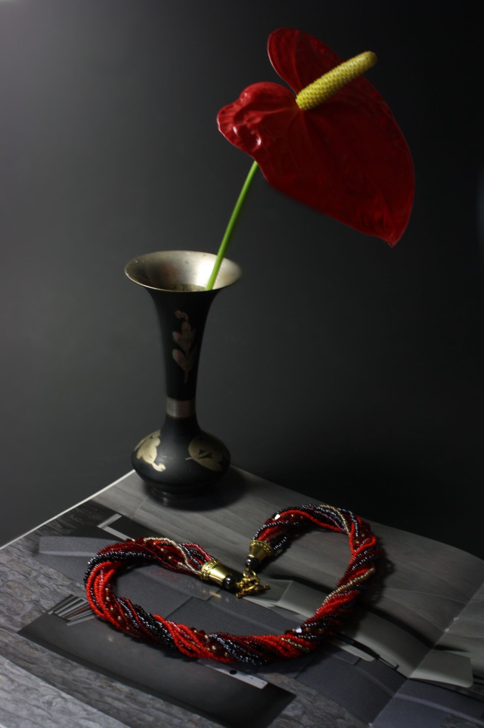 Canon EOS 1000D (EOS Digital Rebel XS / EOS Kiss F) sample photo. Jewelry, beads, bijouterie photography