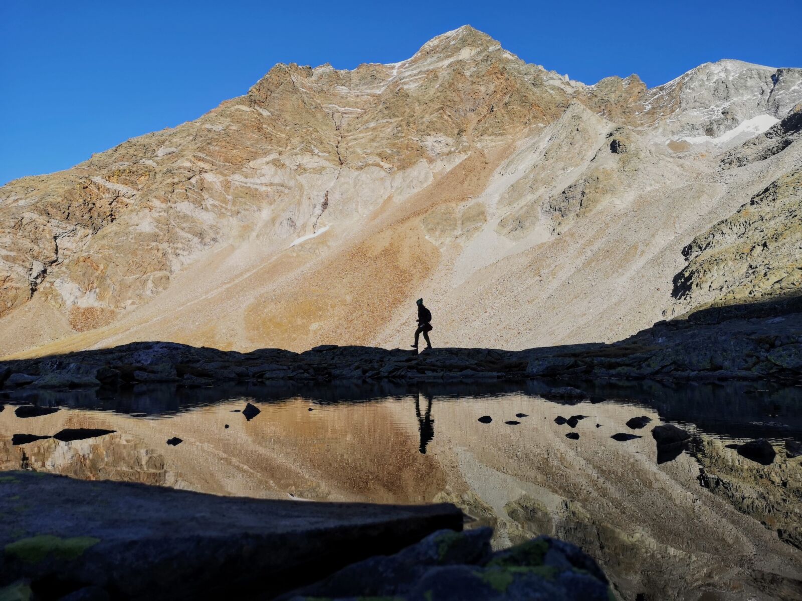 HUAWEI CLT-L09 sample photo. Mountain, lake, walk photography