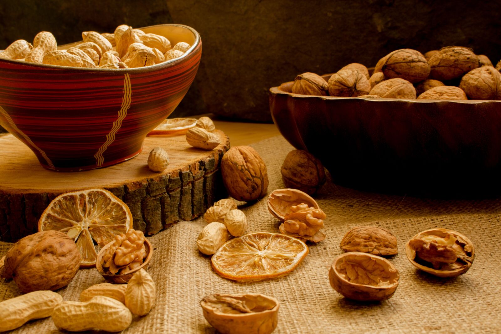 Canon EOS 700D (EOS Rebel T5i / EOS Kiss X7i) sample photo. Walnut, peanuts, eating photography