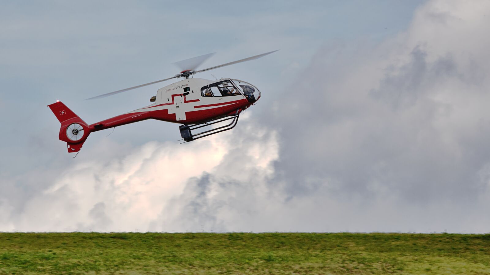 Canon EOS 6D sample photo. Helicopter, flying, rotor photography
