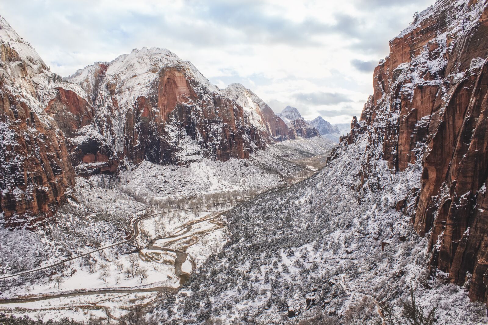Canon EOS 600D (Rebel EOS T3i / EOS Kiss X5) sample photo. Zion, snow, canyon photography