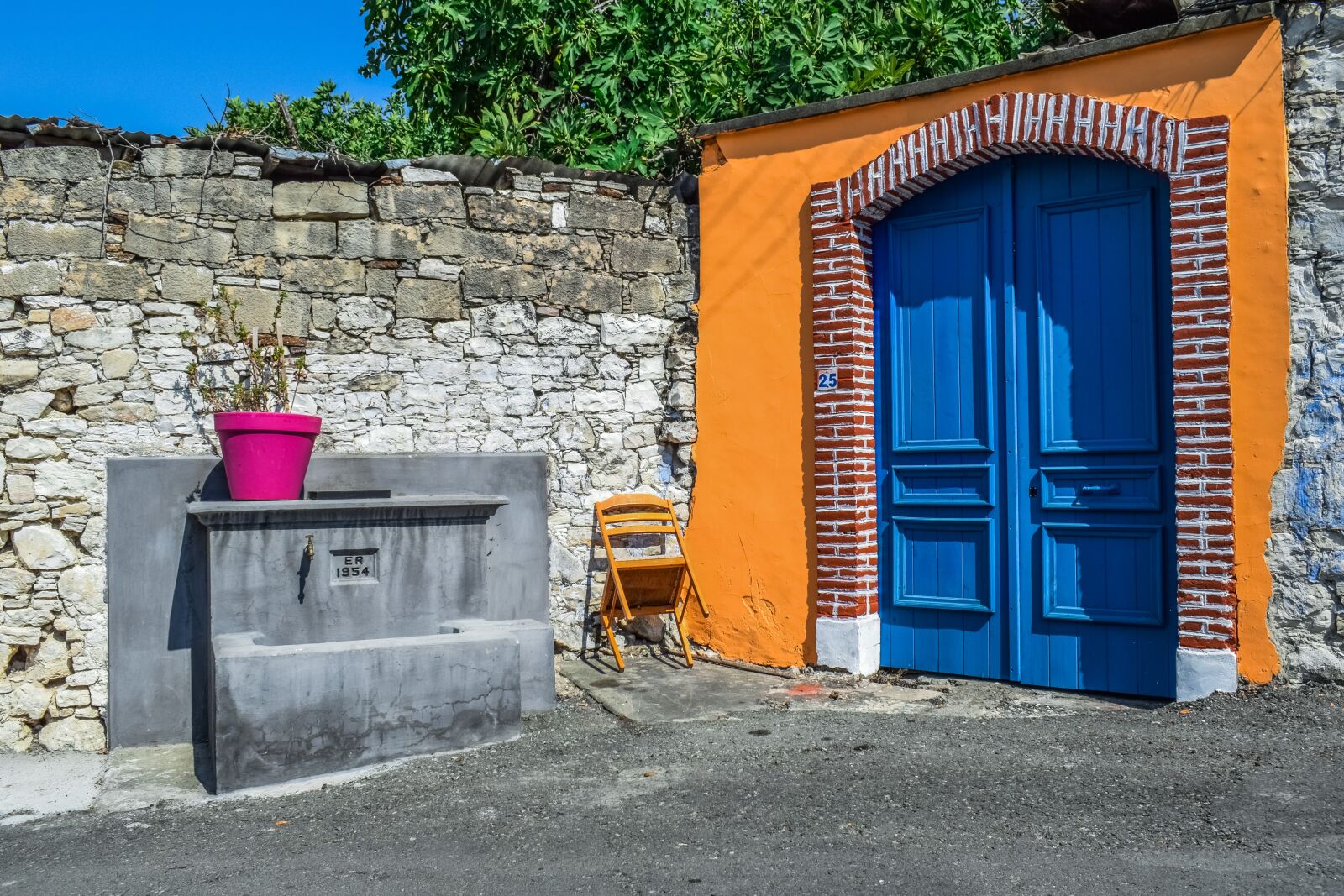 Nikon D3300 sample photo. Street, house, facade photography