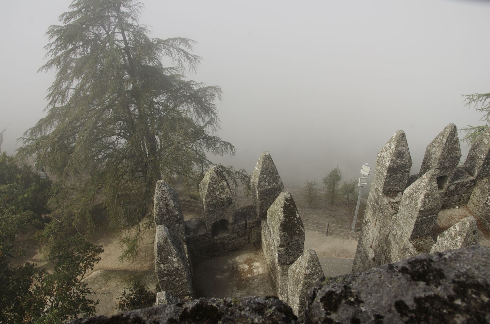 Pentax K-5 sample photo. Castle of lanhoso, fog photography
