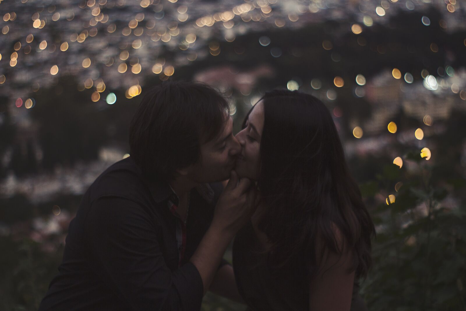 Canon EOS 600D (Rebel EOS T3i / EOS Kiss X5) sample photo. Kiss, love, lovers photography