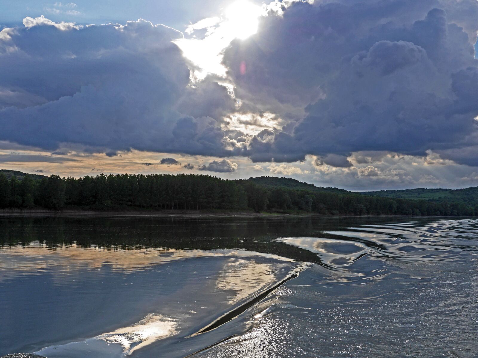 Panasonic Lumix DMC-GH3 sample photo. Danube, abendstimmung, shipping photography