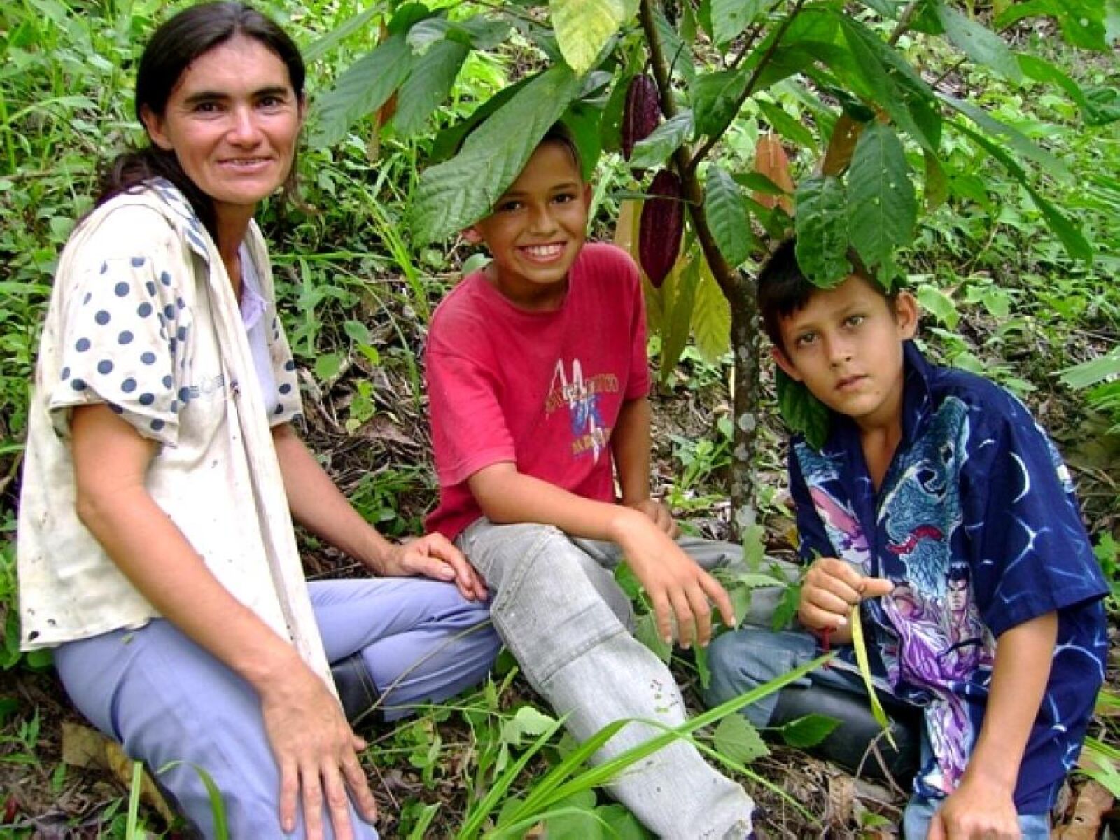 Sony DSC-S500 sample photo. Colombian, women, farmer, two photography