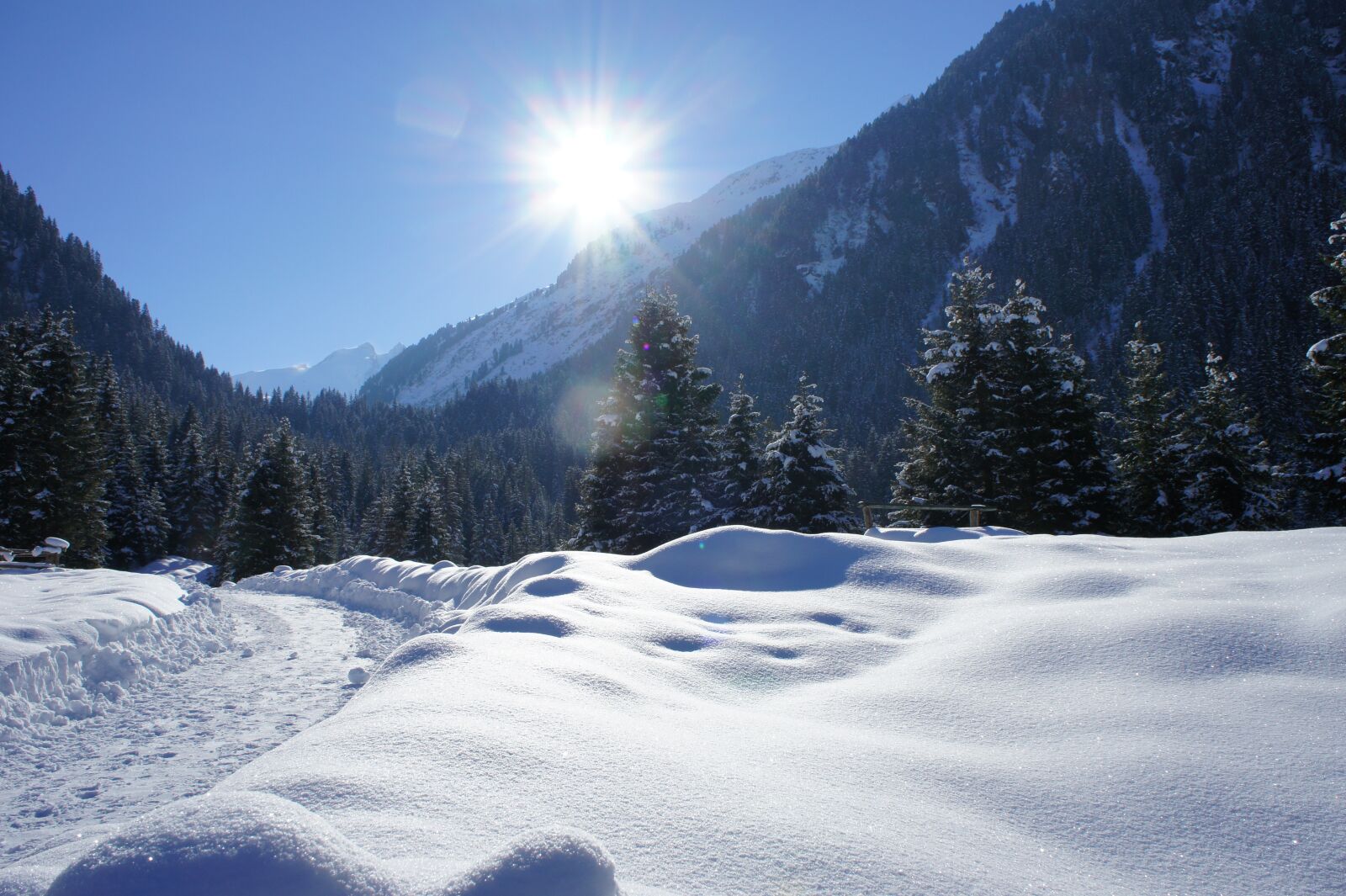 Sony Alpha NEX-5 sample photo. Winter, snow, mountains photography