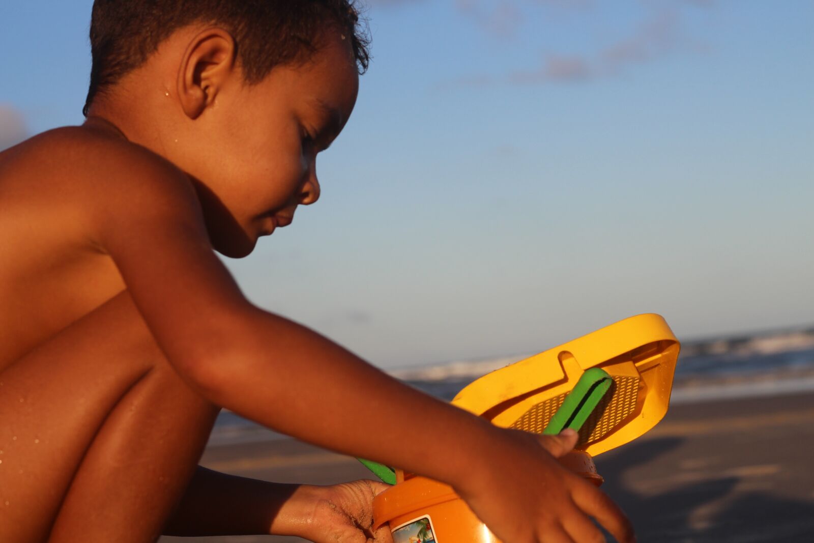Canon EF 50mm F1.8 STM sample photo. Child, beach, sand photography