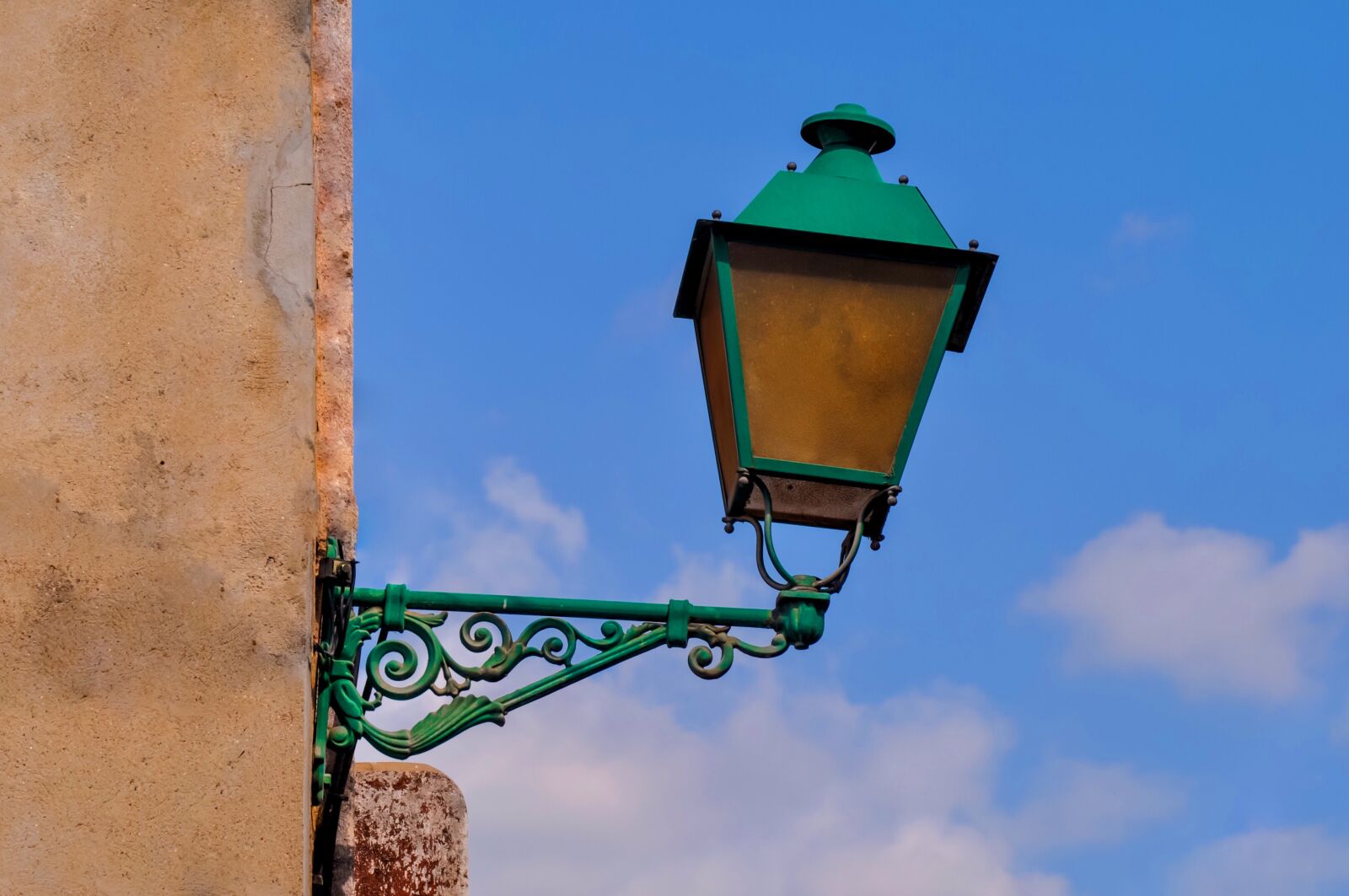 Nikon D90 sample photo. Lamp, light, old photography
