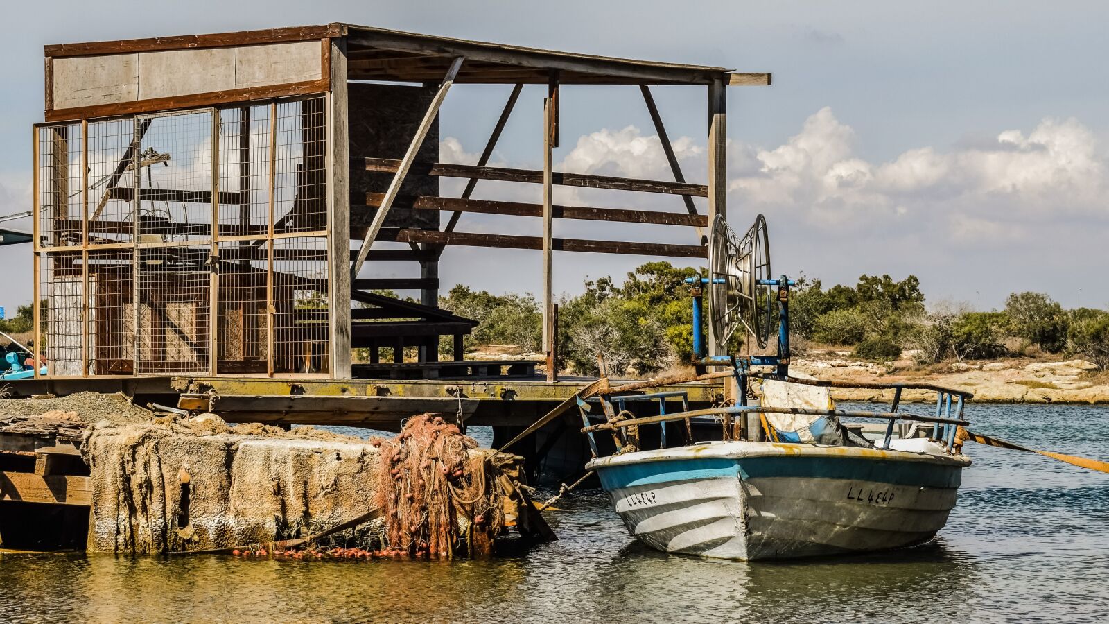 Nikon D3300 sample photo. Fishing boat, traditional, decay photography